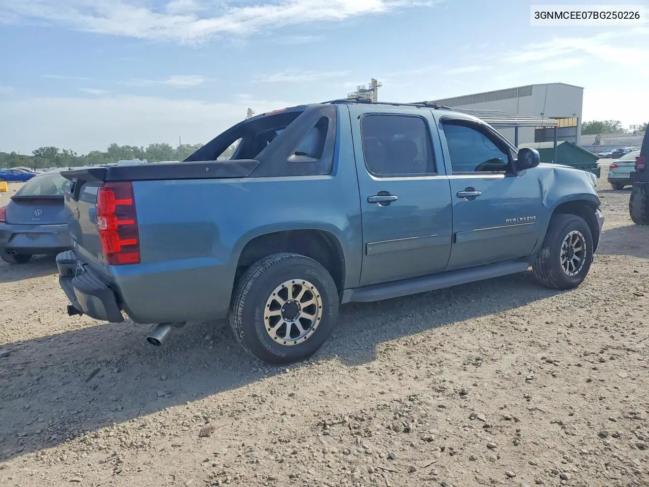 2011 Chevrolet Avalanche Ls VIN: 3GNMCEE07BG250226 Lot: 95589025