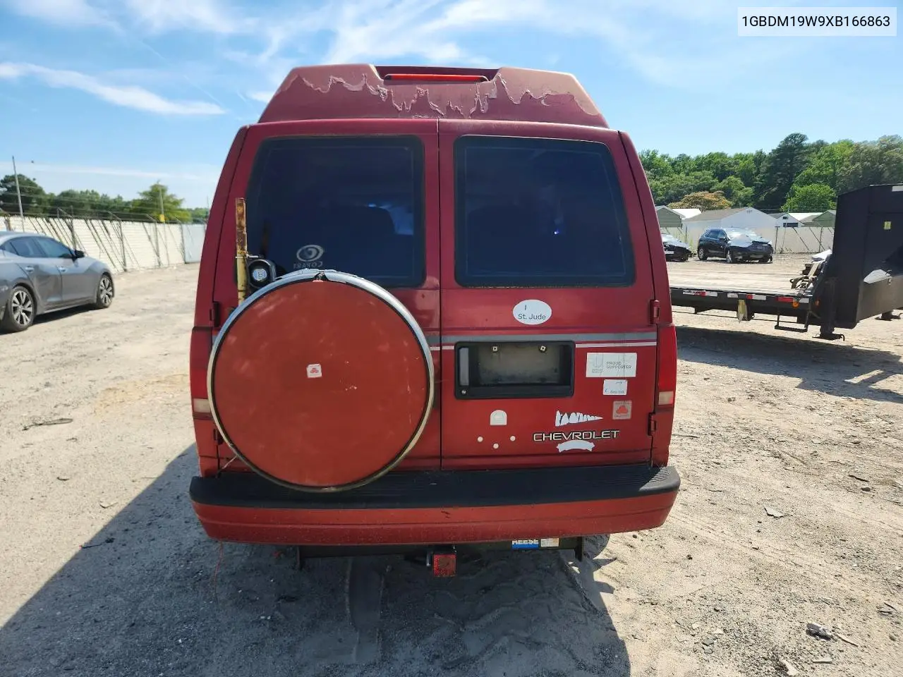 1999 Chevrolet Astro VIN: 1GBDM19W9XB166863 Lot: 60703986