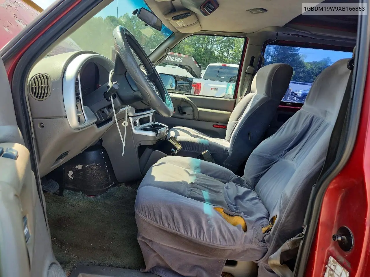 1999 Chevrolet Astro VIN: 1GBDM19W9XB166863 Lot: 60703986