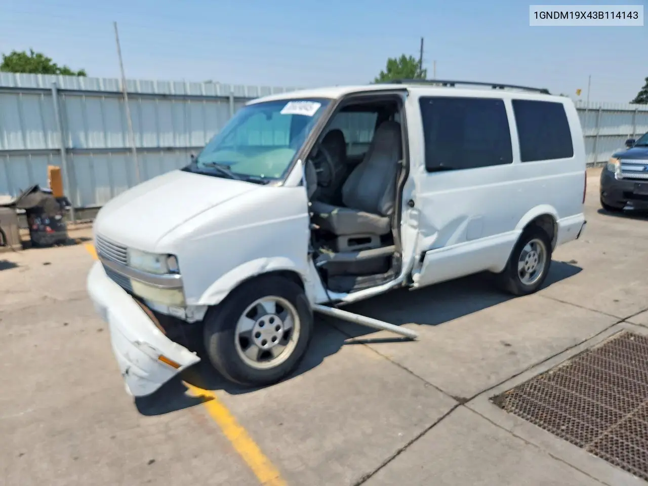 2003 Chevrolet Astro VIN: 1GNDM19X43B114143 Lot: 85624845