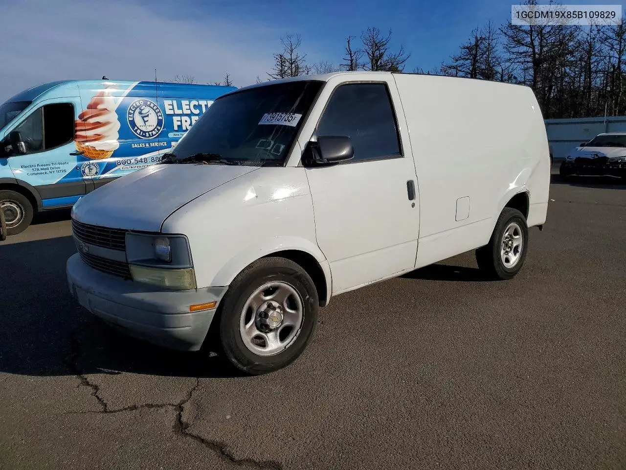 2005 Chevrolet Astro Van Utility / Service Van VIN: 1GCDM19X85B109829 Lot: 73915735