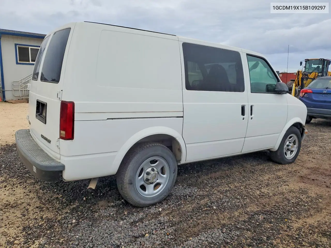 2005 Chevrolet Astro Van Delivery Van VIN: 1GCDM19X15B109297 Lot: 76657985