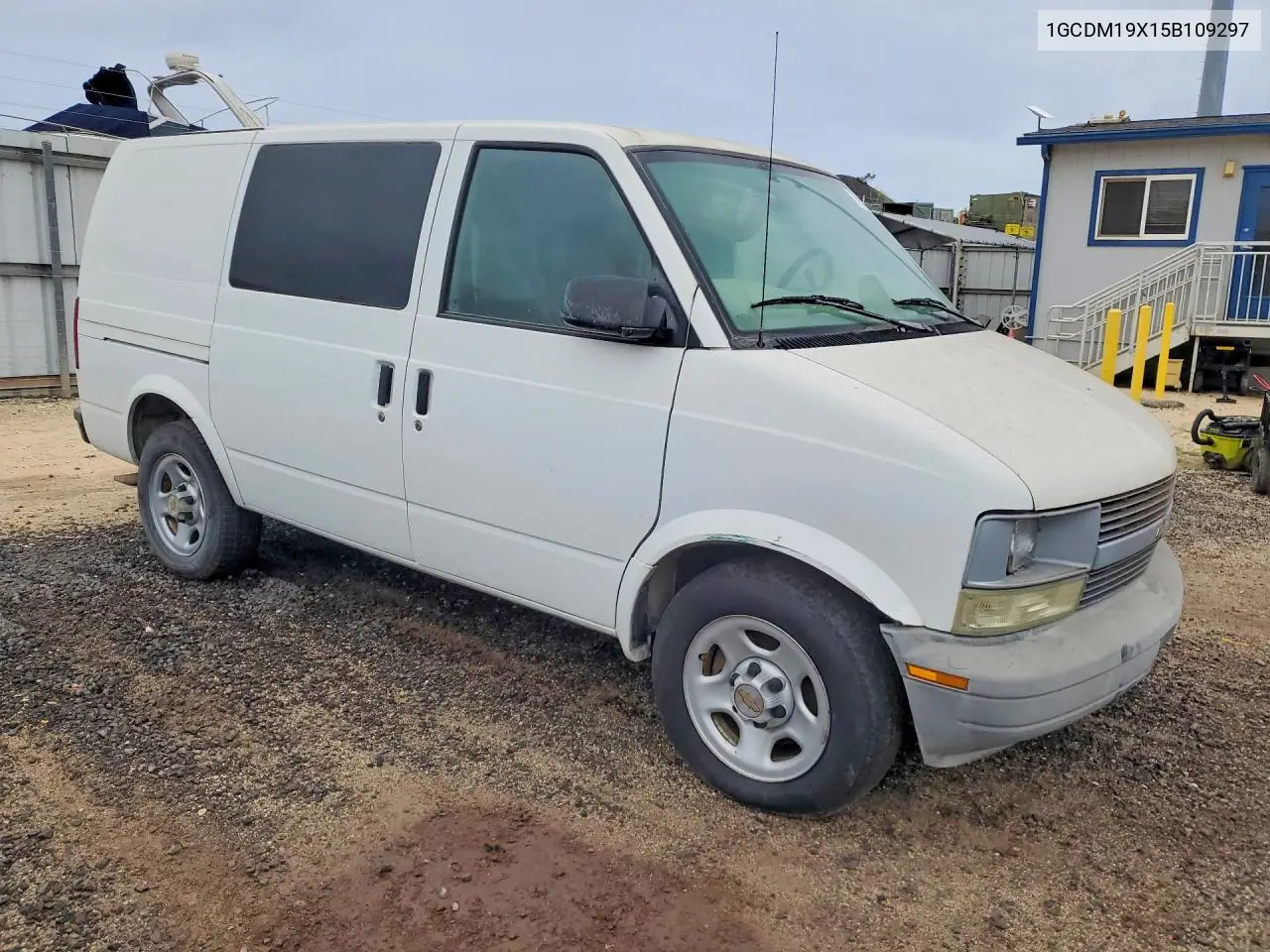 2005 Chevrolet Astro Van Delivery Van VIN: 1GCDM19X15B109297 Lot: 76657985