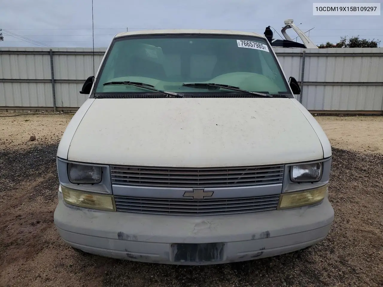 2005 Chevrolet Astro Van Delivery Van VIN: 1GCDM19X15B109297 Lot: 76657985