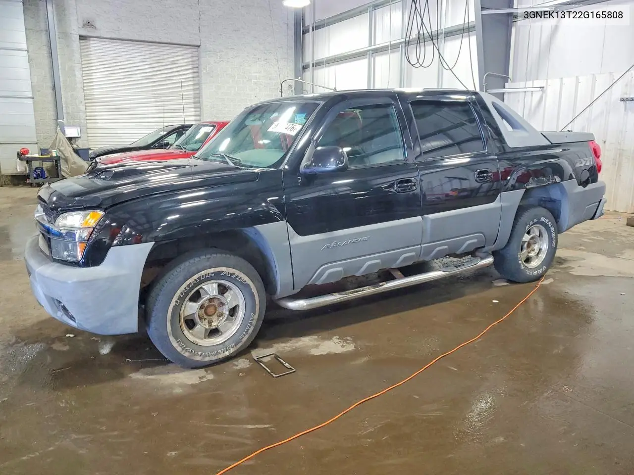 2002 Chevrolet Avalanche K1500 VIN: 3GNEK13T22G165808 Lot: 60517476