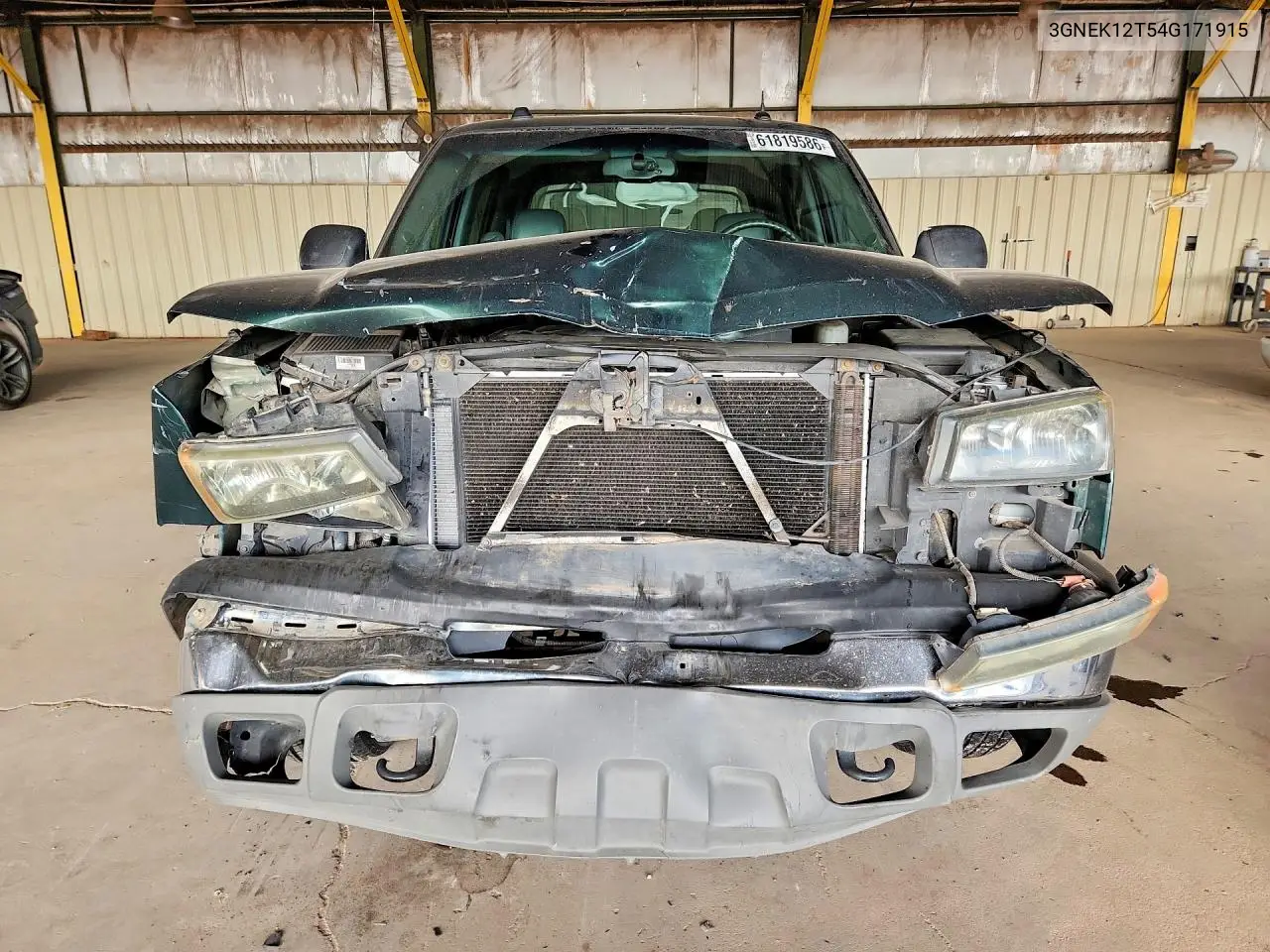 2004 Chevrolet Avalanche K1500 VIN: 3GNEK12T54G171915 Lot: 61819586