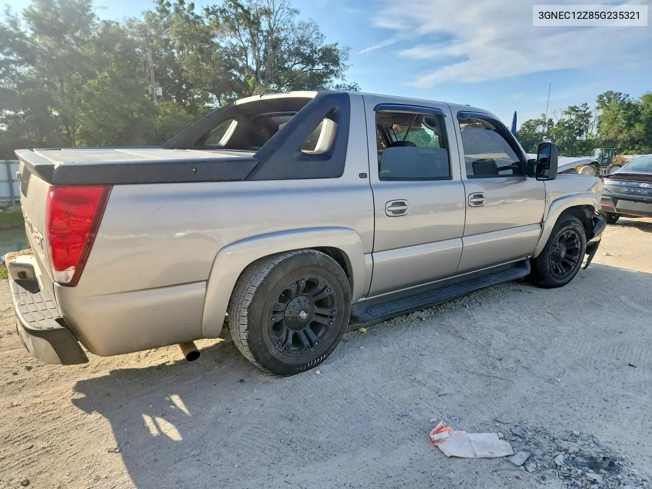 2005 Chevrolet Avalanche C1500 VIN: 3GNEC12Z85G235321 Lot: 56854656