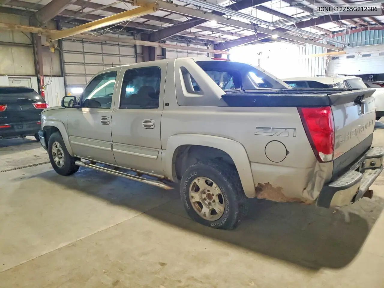 2005 Chevrolet Avalanche K1500 VIN: 3GNEK12Z55G212386 Lot: 57171316
