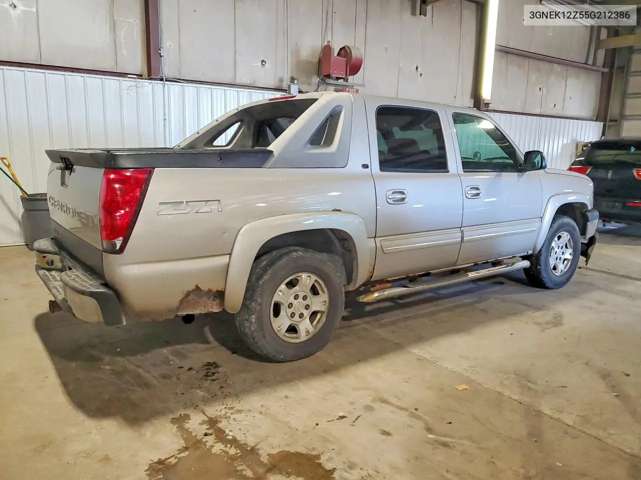 2005 Chevrolet Avalanche K1500 VIN: 3GNEK12Z55G212386 Lot: 57171316