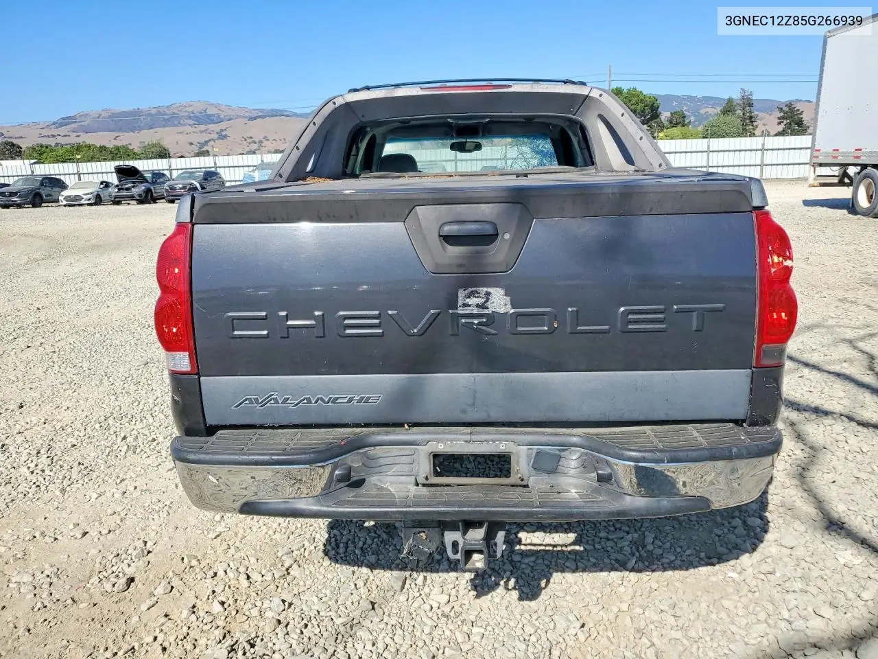 2005 Chevrolet Avalanche C1500 VIN: 3GNEC12Z85G266939 Lot: 61354826