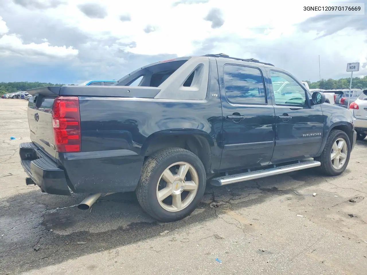 2007 Chevrolet Avalanche C1500 VIN: 3GNEC12097G176669 Lot: 60781426