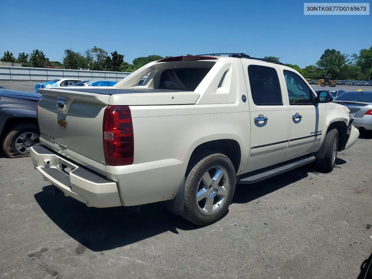 2013 Chevrolet Avalanche Ltz VIN: 3GNTKGE77DG169673 Lot: 55586456