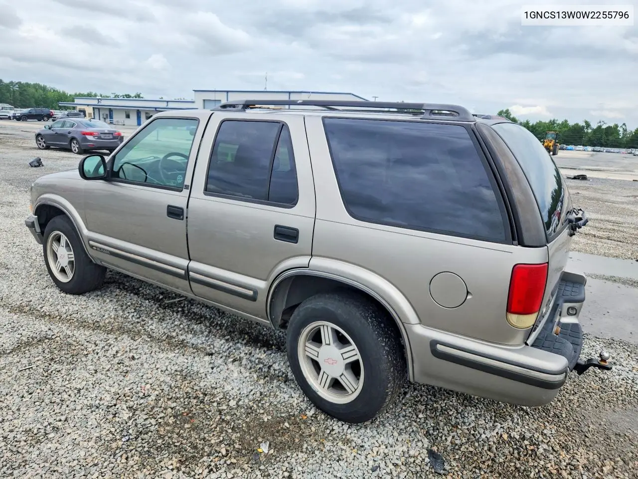 1998 Chevrolet Blazer VIN: 1GNCS13W0W2255796 Lot: 60233716