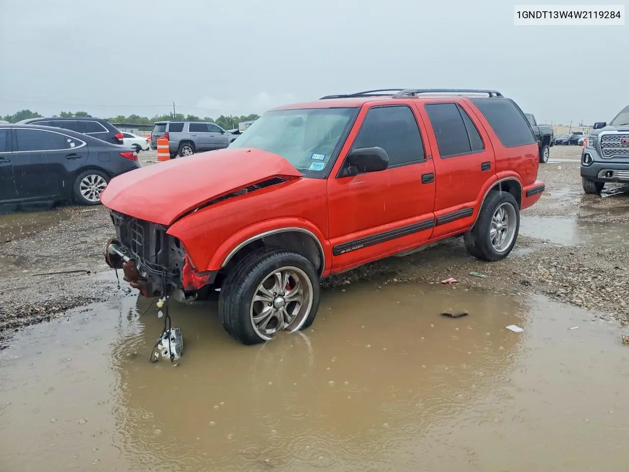 1998 Chevrolet Blazer VIN: 1GNDT13W4W2119284 Lot: 73343165