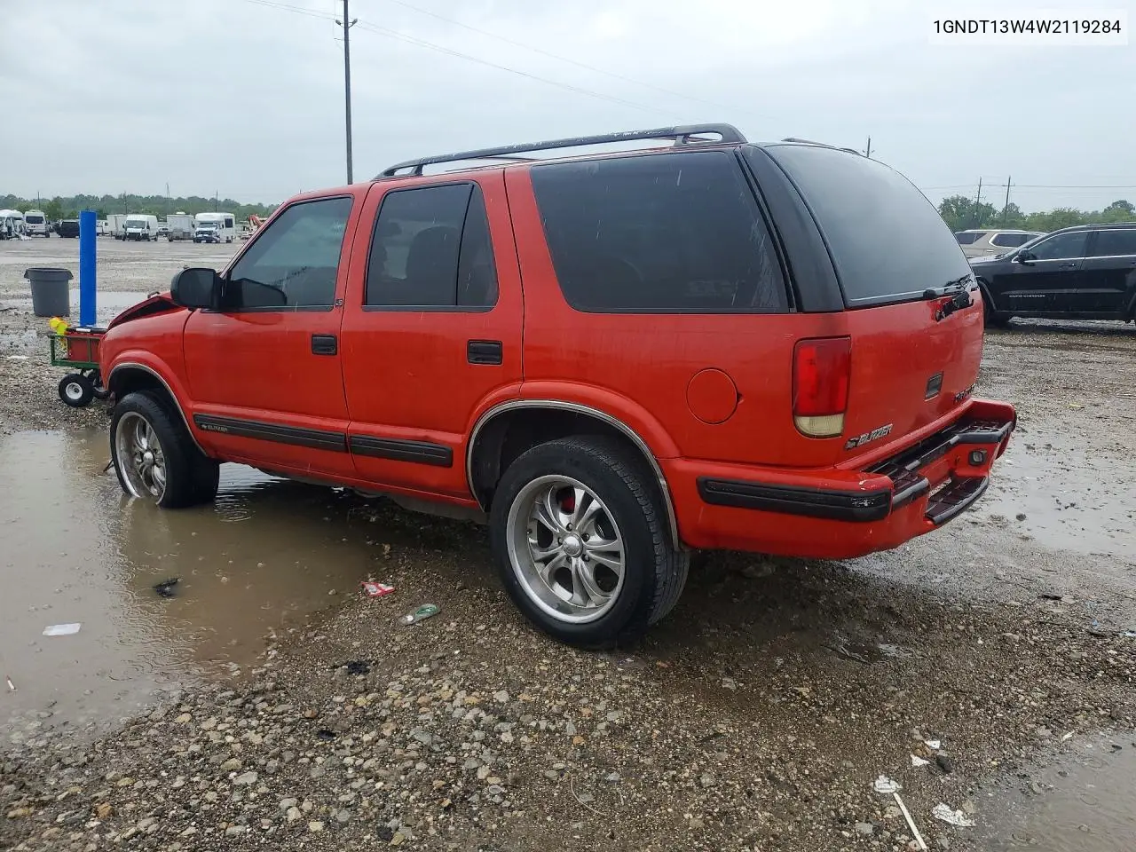 1998 Chevrolet Blazer VIN: 1GNDT13W4W2119284 Lot: 73343165