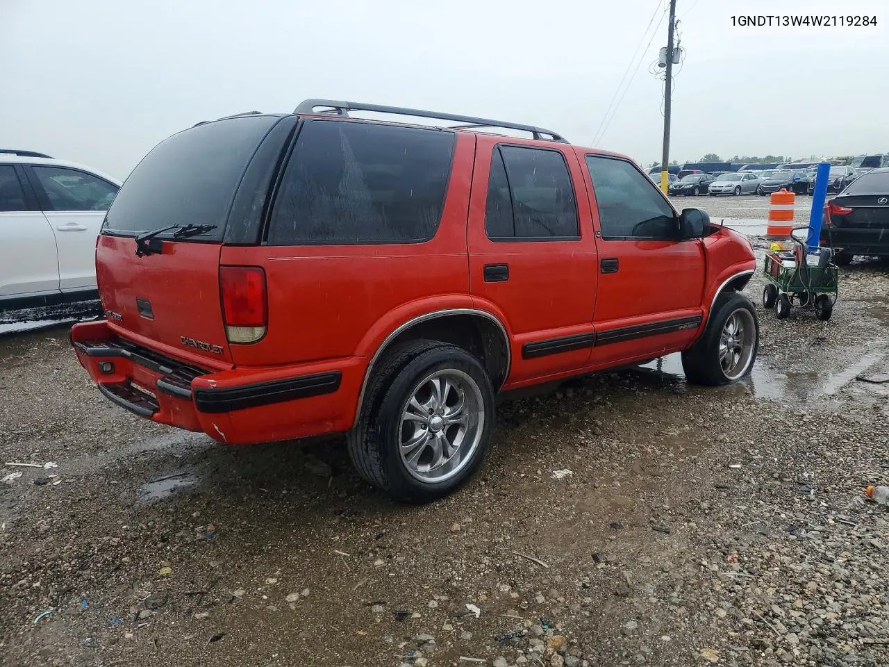 1998 Chevrolet Blazer VIN: 1GNDT13W4W2119284 Lot: 73343165