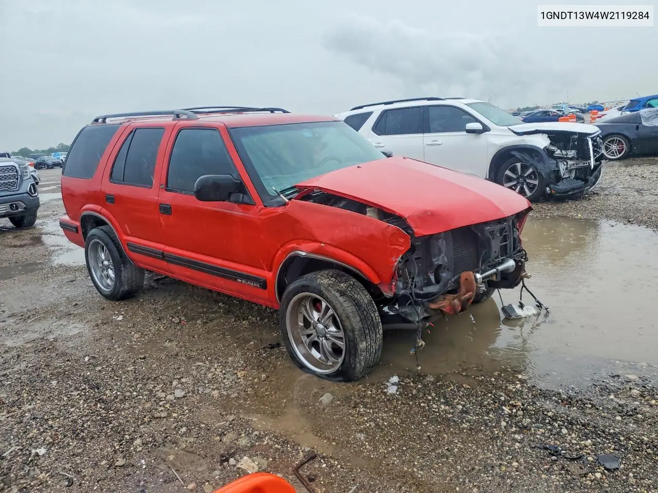 1998 Chevrolet Blazer VIN: 1GNDT13W4W2119284 Lot: 73343165