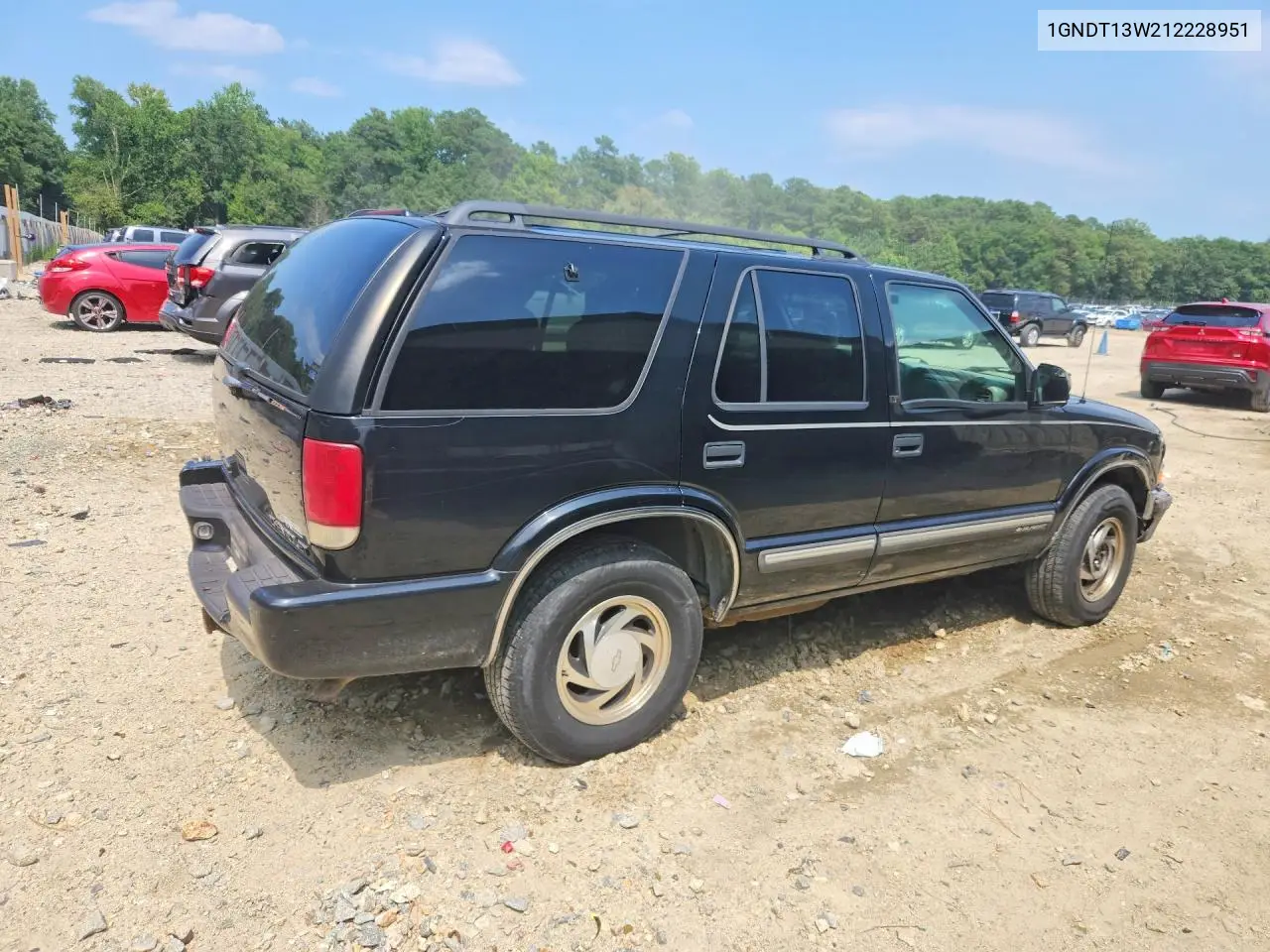 2001 Chevrolet Blazer VIN: 1GNDT13W212228951 Lot: 61692866
