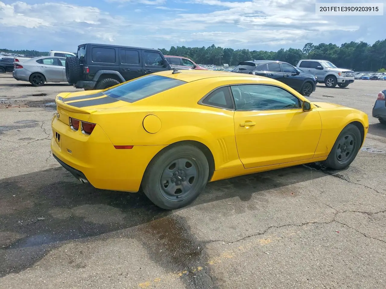 2013 Chevrolet Camaro Ls VIN: 2G1FE1E39D9203915 Lot: 62054316