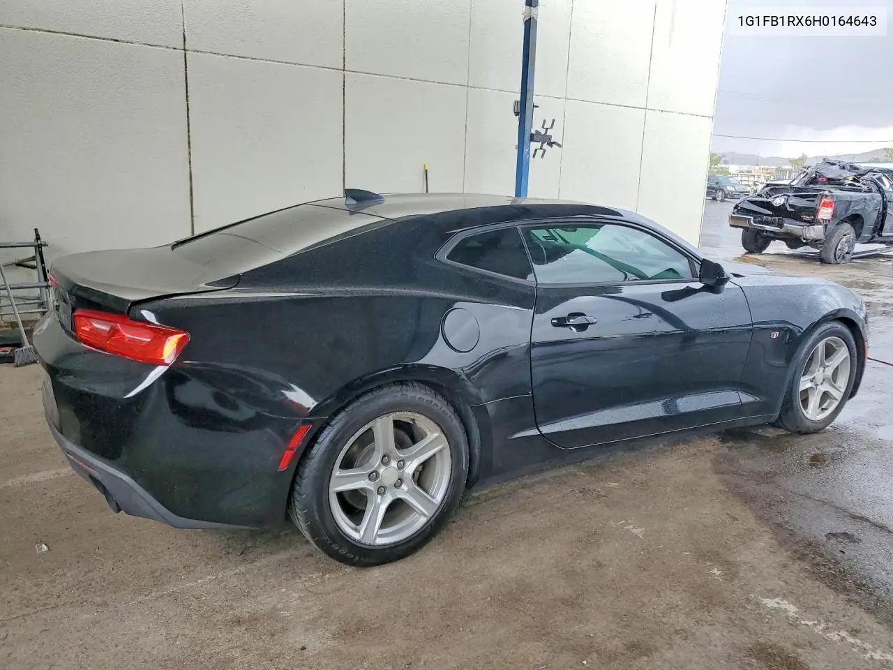 2017 Chevrolet Camaro Lt VIN: 1G1FB1RX6H0164643 Lot: 61220466