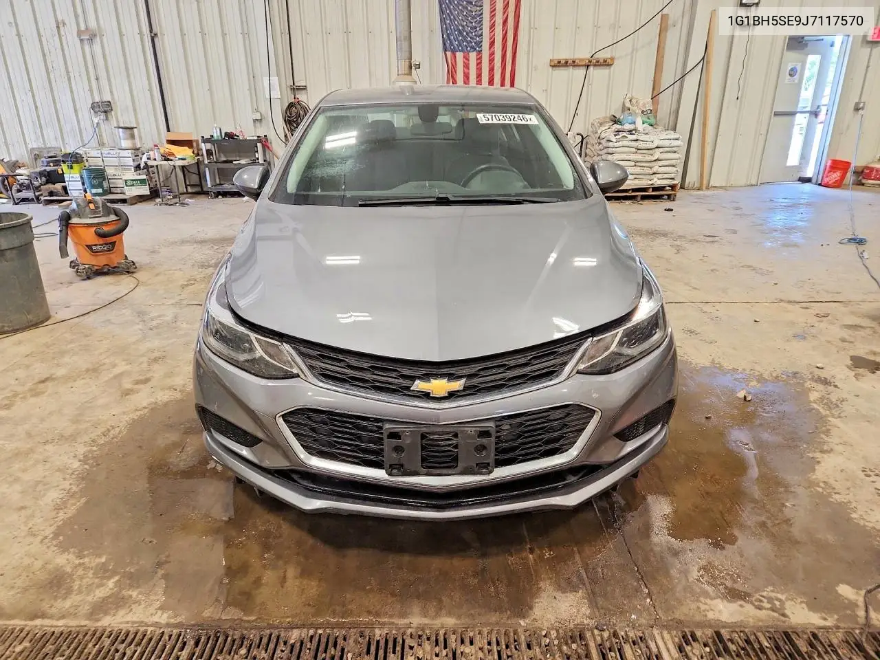 2018 Chevrolet Cruze Lt VIN: 1G1BH5SE9J7117570 Lot: 57039246