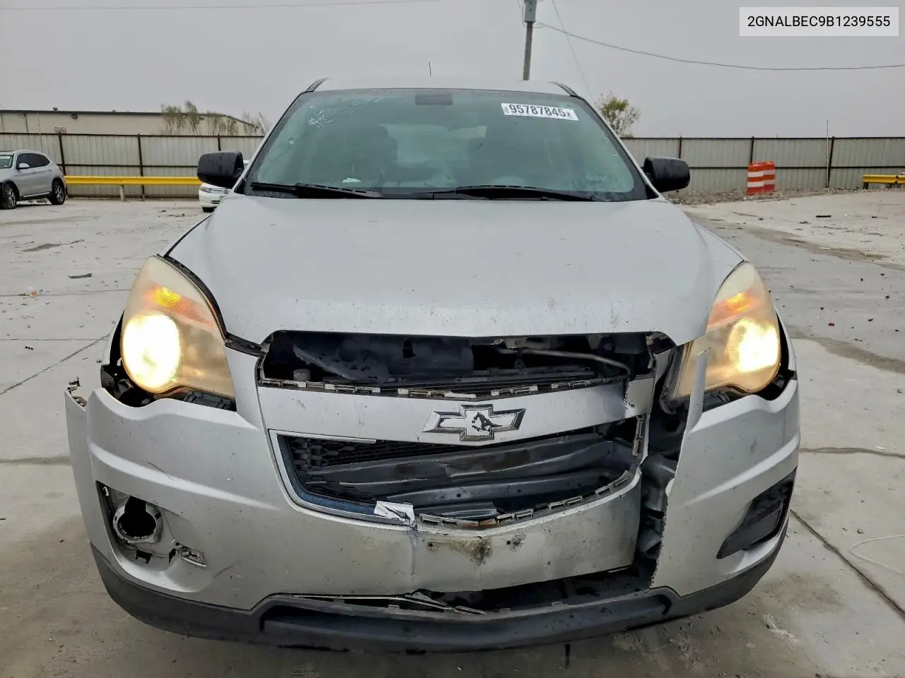 2GNALBEC9B1239555 2011 Chev Equinox Ls