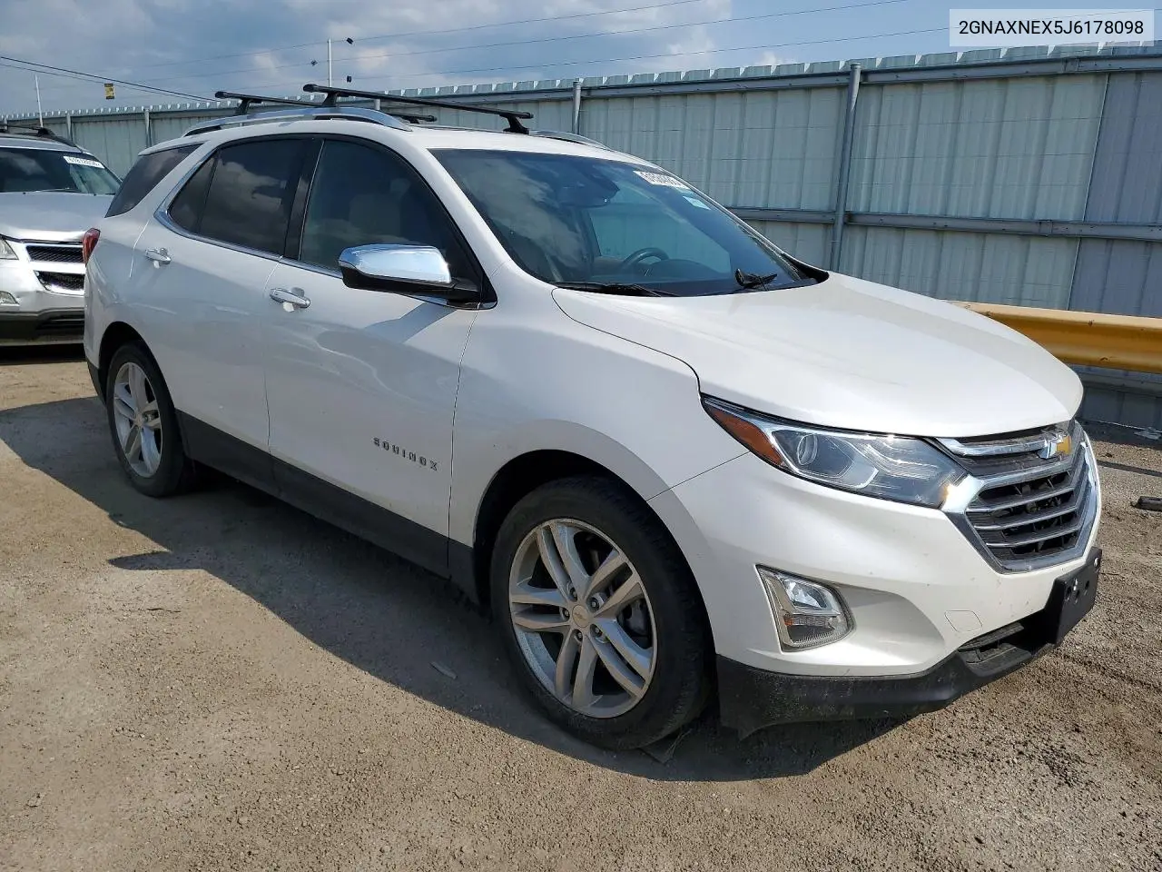 2018 Chevrolet Equinox Premier VIN: 2GNAXNEX5J6178098 Lot: 61584386