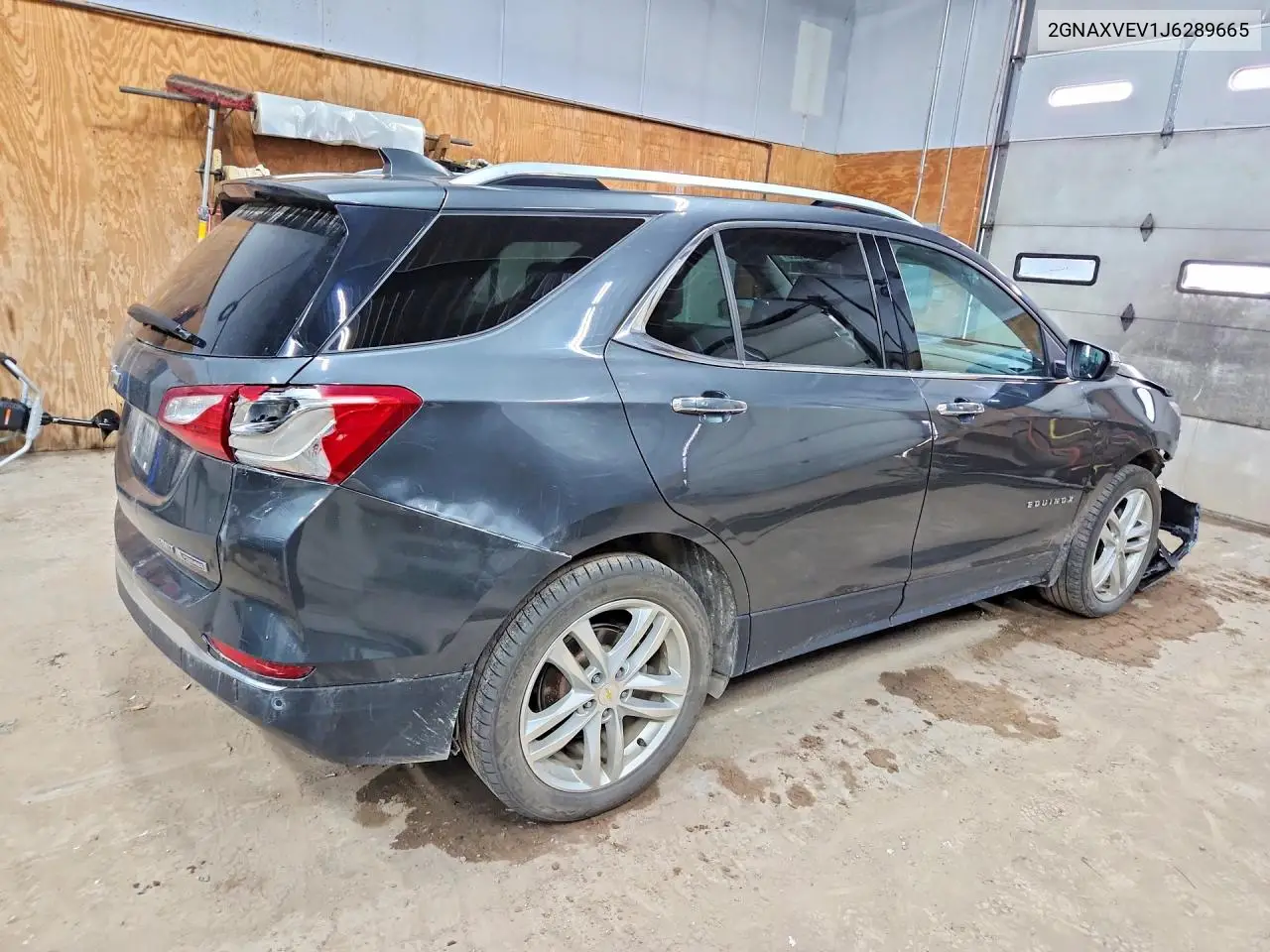 2018 Chevrolet Equinox Premier VIN: 2GNAXVEV1J6289665 Lot: 61673626