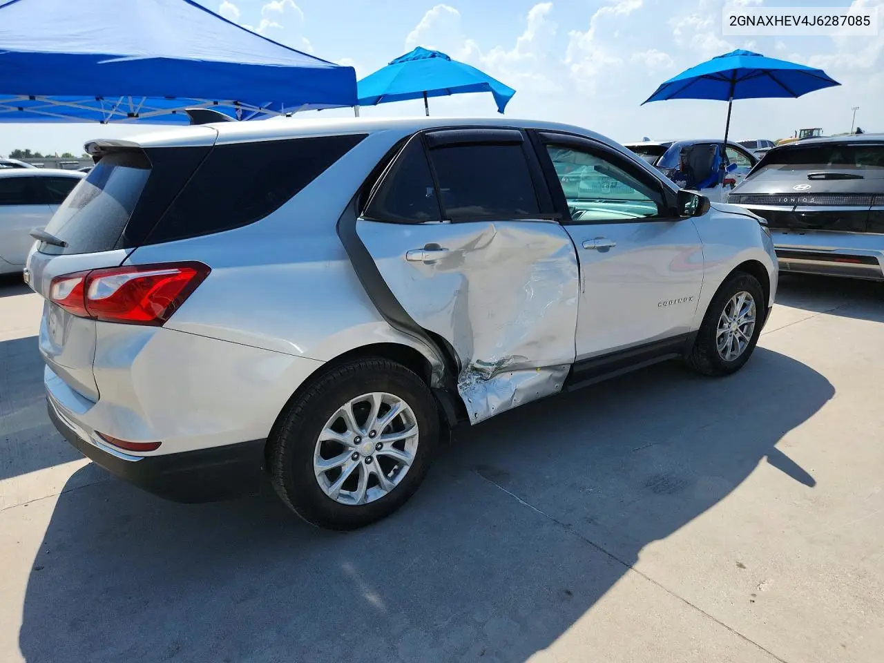 2018 Chevrolet Equinox Ls VIN: 2GNAXHEV4J6287085 Lot: 61880176