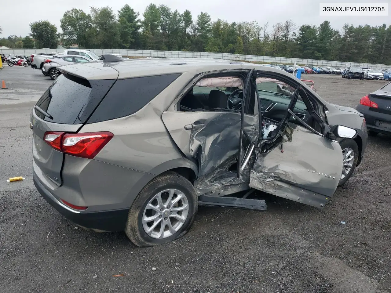 3GNAXJEV1JS612705 2018 Chevrolet Equinox Lt