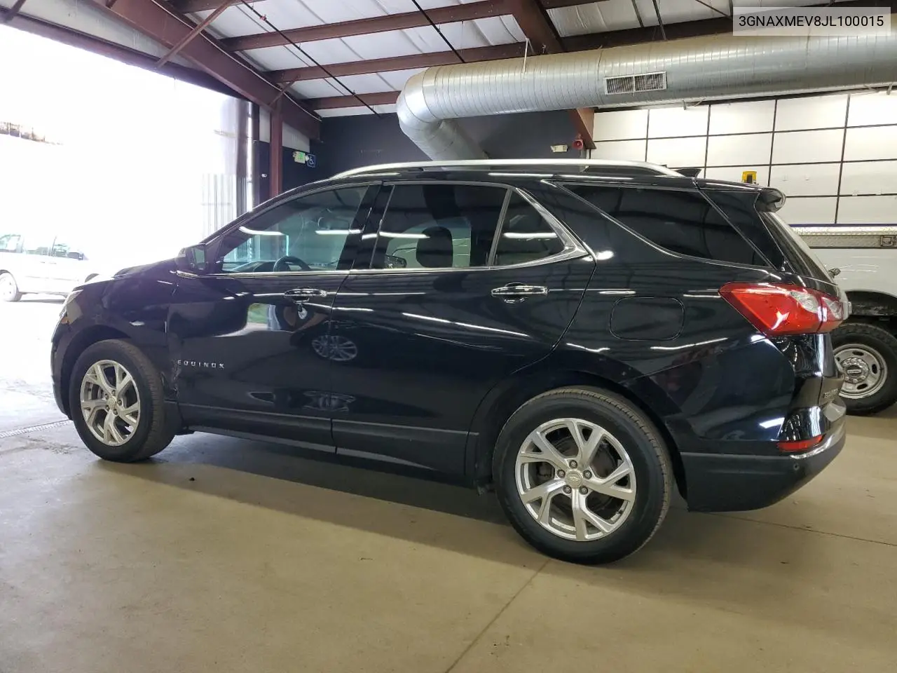 3GNAXMEV8JL100015 2018 Chevrolet Equinox Premier