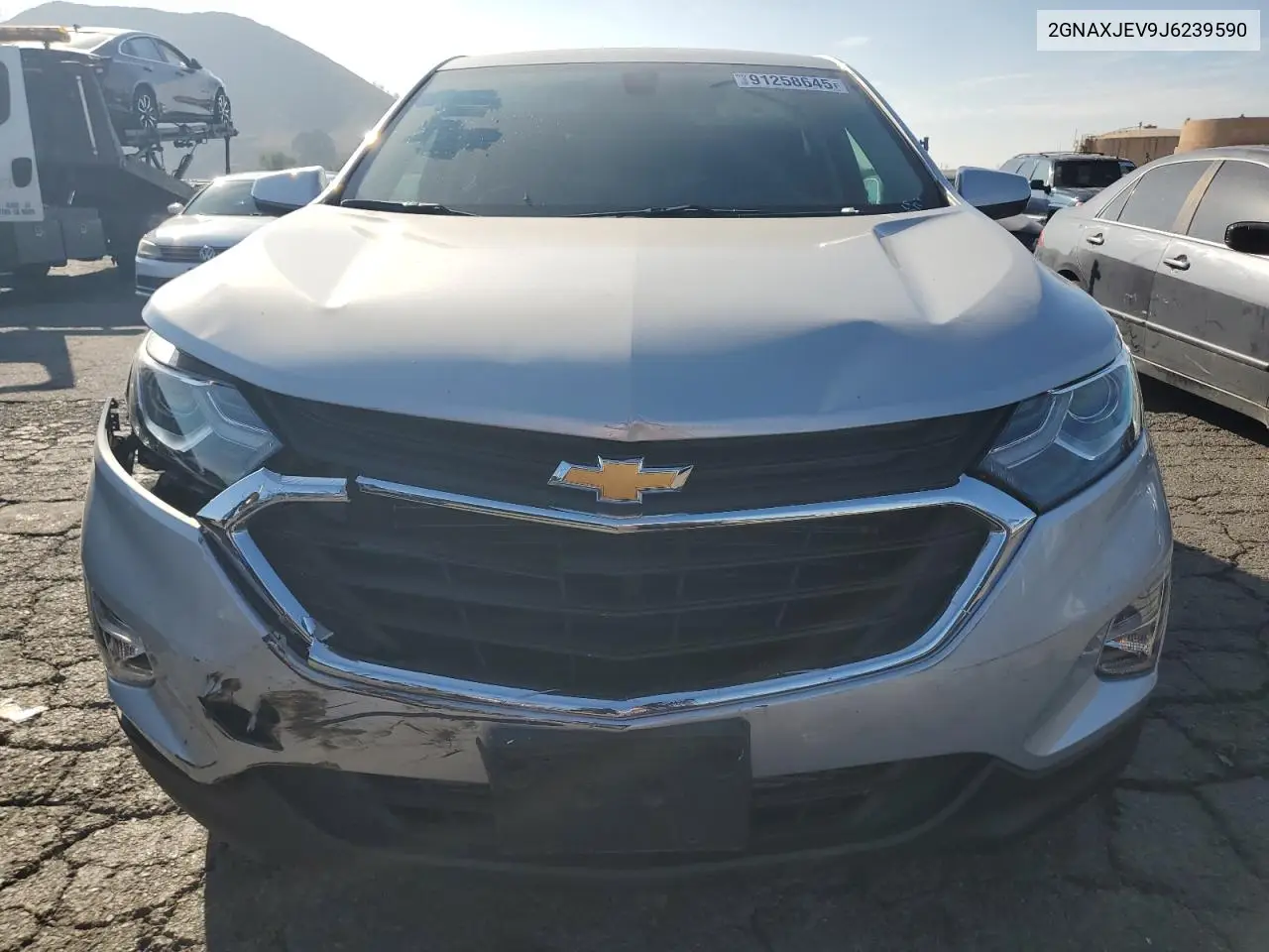 2GNAXJEV9J6239590 2018 Chevrolet Equinox Lt