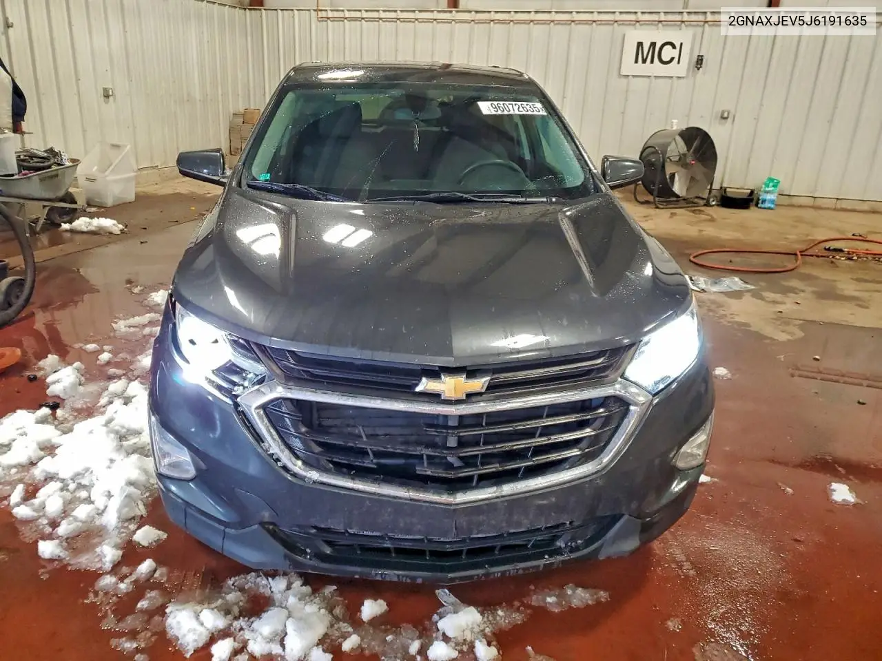 2GNAXJEV5J6191635 2018 Chevrolet Equinox Lt