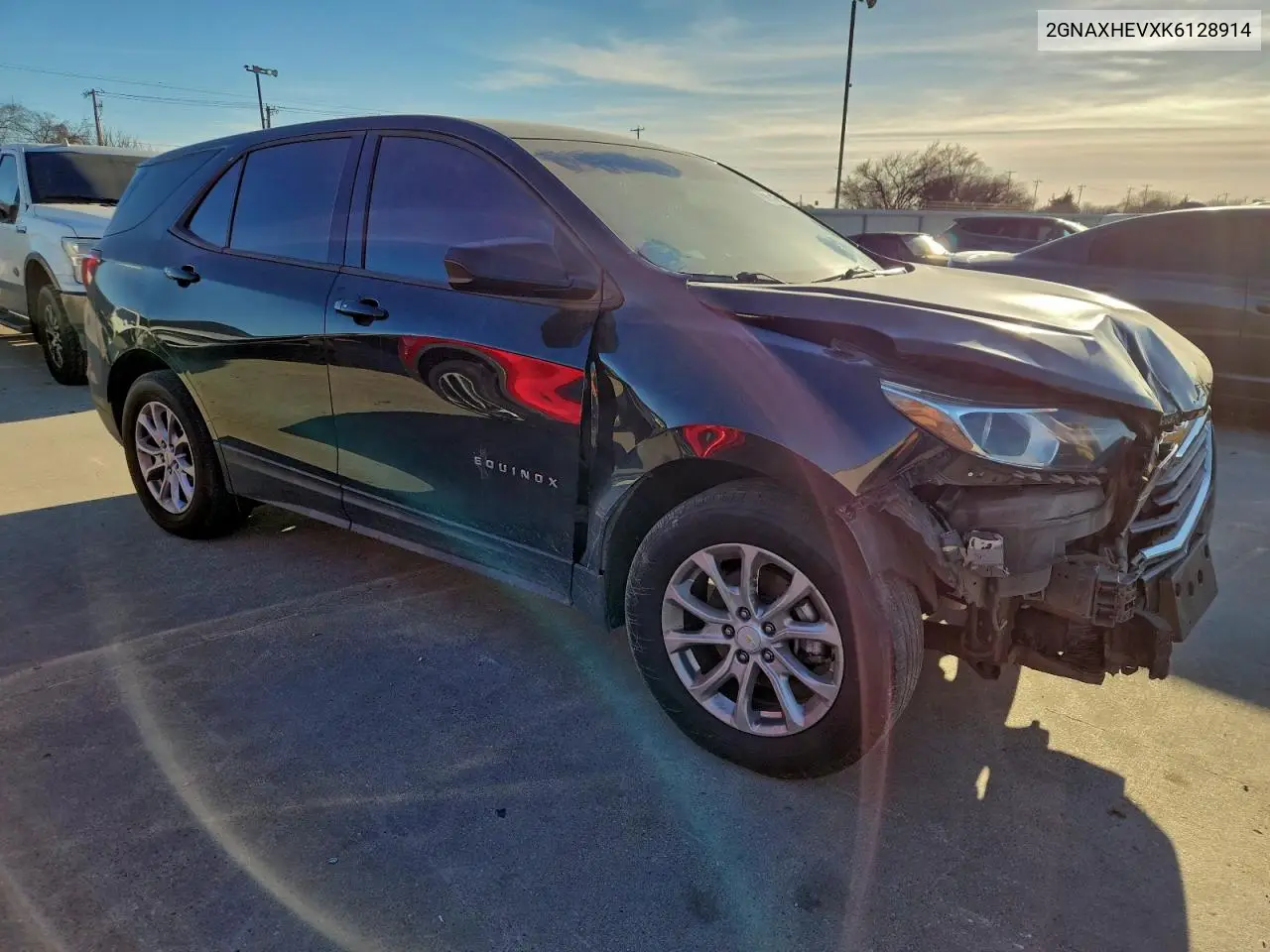 2GNAXHEVXK6128914 2019 Chevrolet Equinox Ls