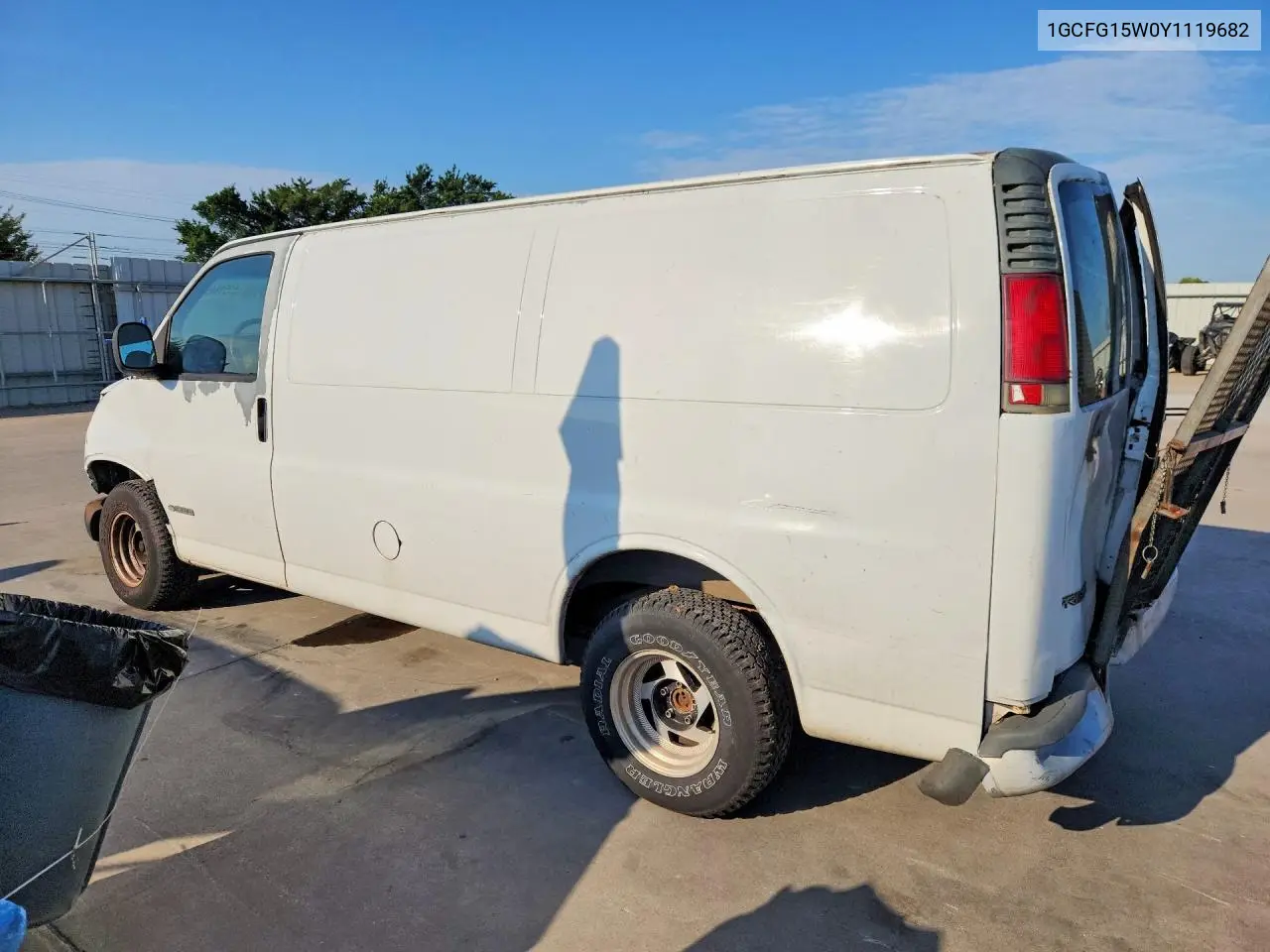 2000 Chevrolet Express G1500 VIN: 1GCFG15W0Y1119682 Lot: 51519456