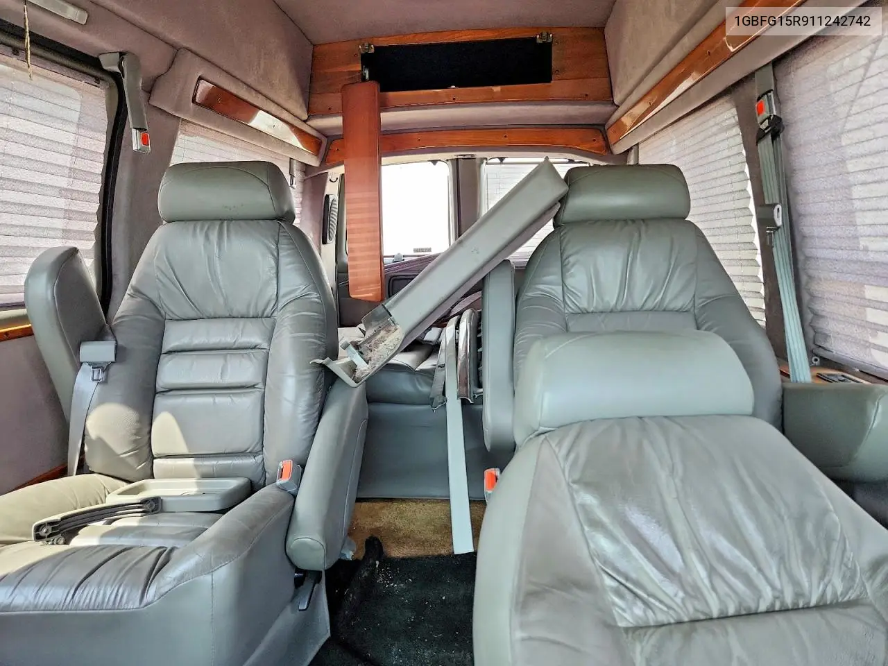2001 Chevrolet Express G1500 VIN: 1GBFG15R911242742 Lot: 60434556