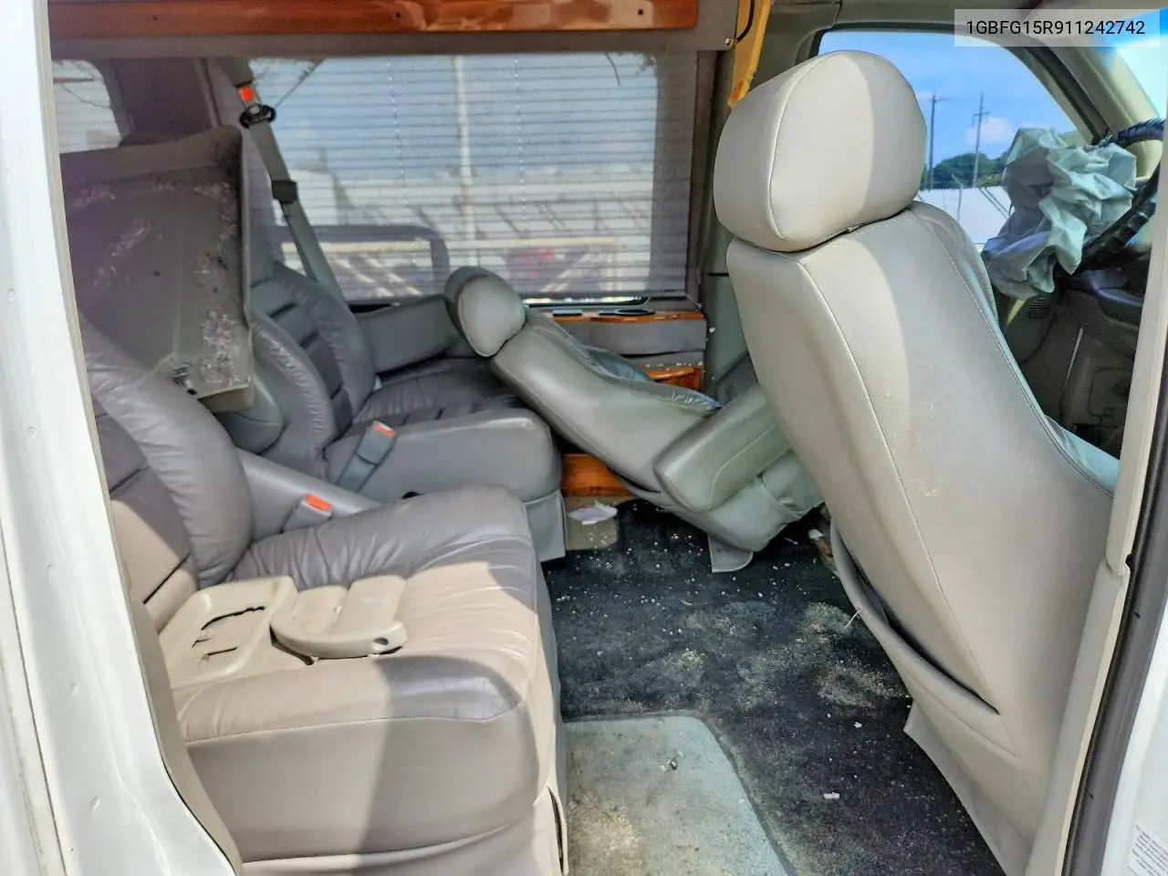 2001 Chevrolet Express G1500 VIN: 1GBFG15R911242742 Lot: 60434556