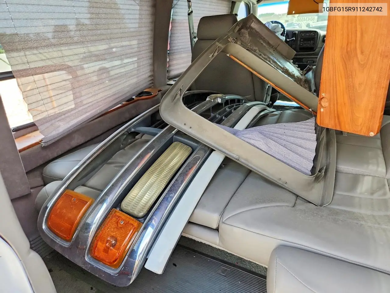 2001 Chevrolet Express G1500 VIN: 1GBFG15R911242742 Lot: 60434556