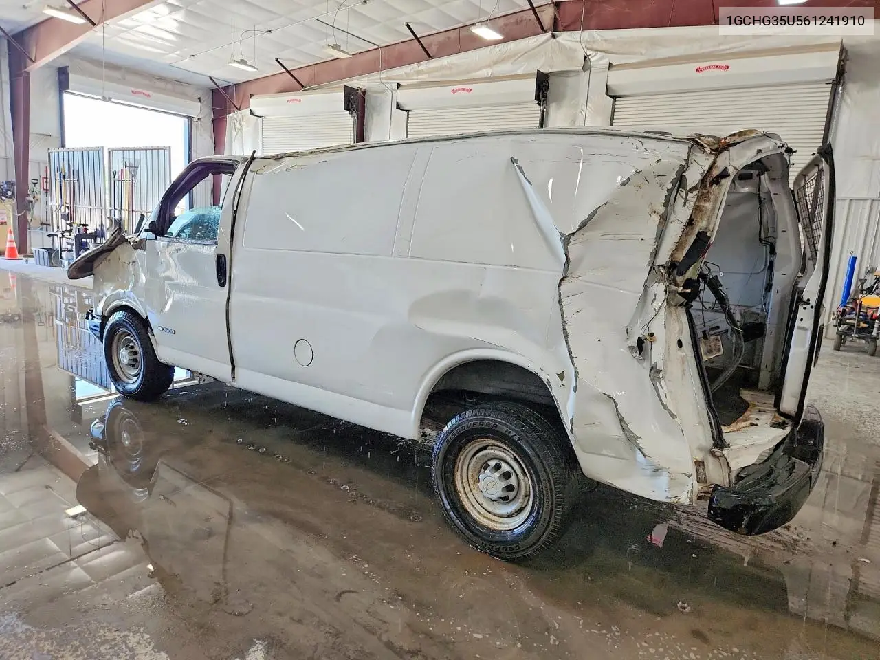 2006 Chevrolet Express G3500 VIN: 1GCHG35U561241910 Lot: 61006966