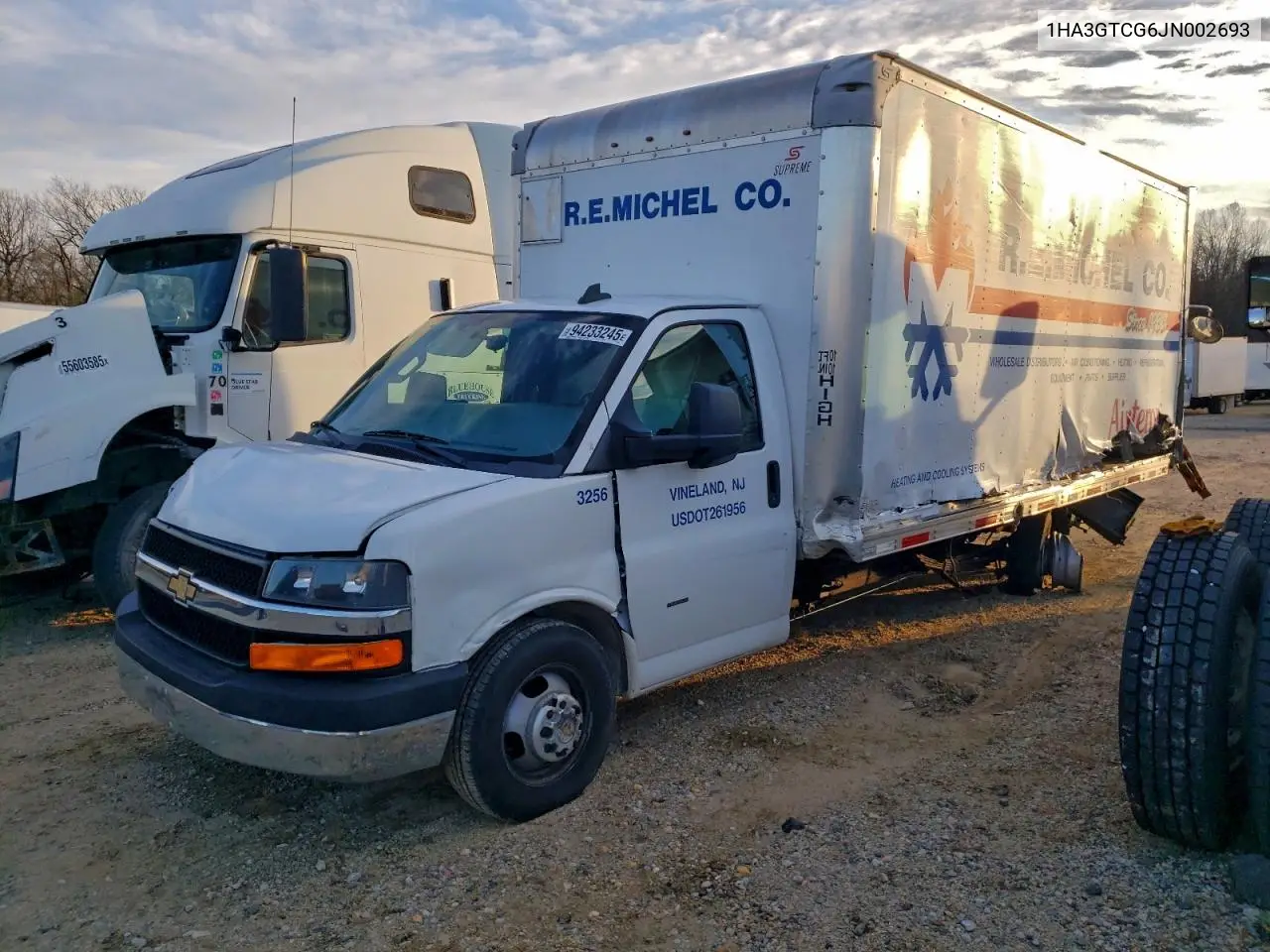 2018 Chevrolet Express Box Truck