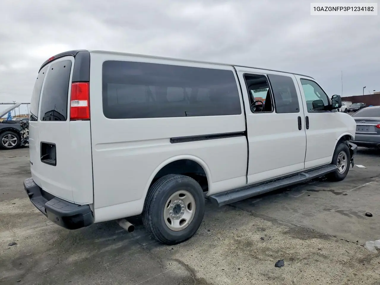 1GAZGNFP3P1234182 2023 Chevy Express G3500 Psgr Van- R&D- Pri Fleet