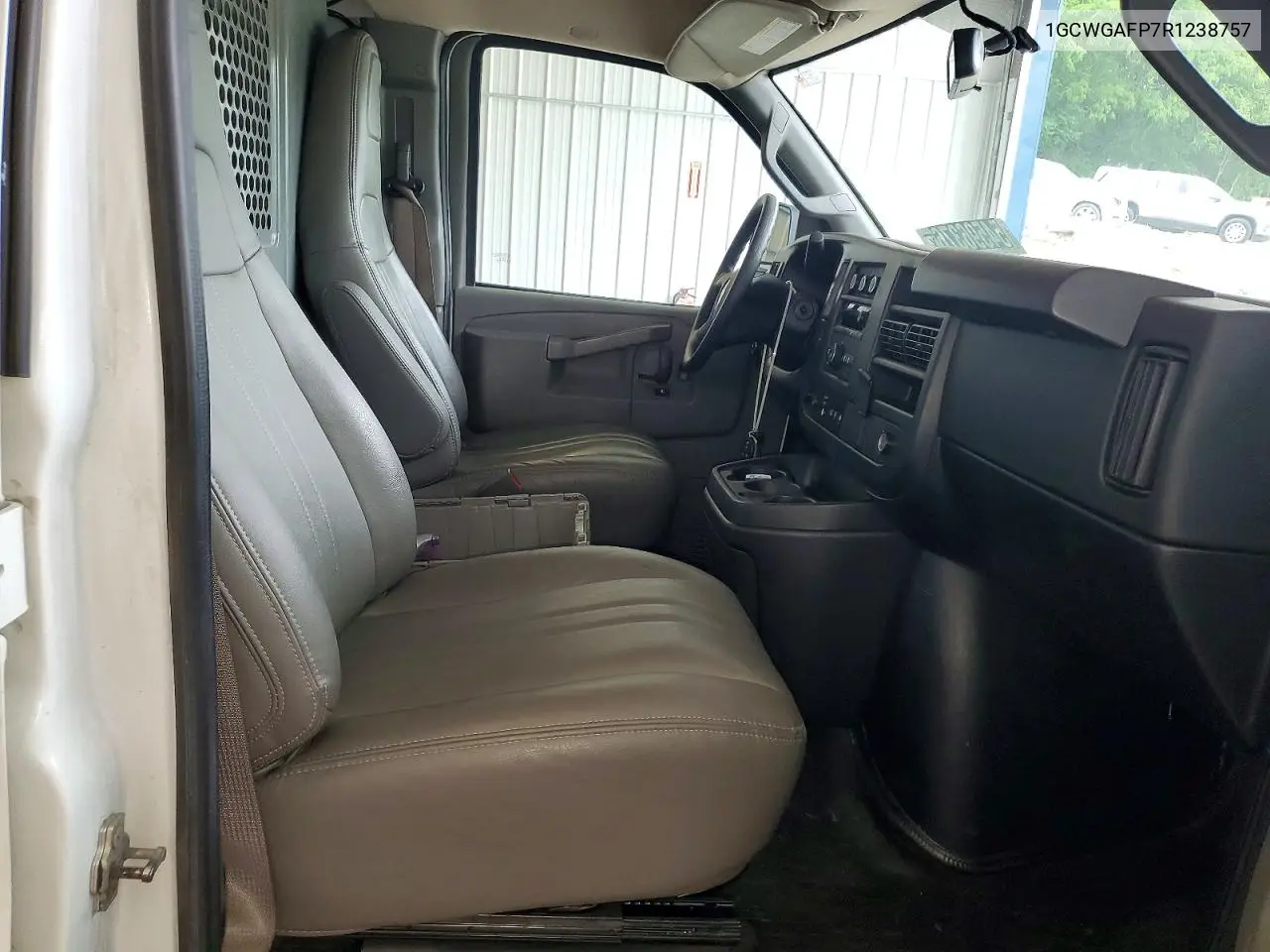 2024 Chevrolet Express 2500 Cargo Delivery Van VIN: 1GCWGAFP7R1238757 Lot: 54596376