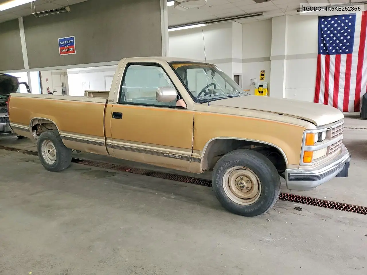 1989 Chevrolet Gmt-400 C1500 VIN: 1GCDC14K6KE252366 Lot: 85976435