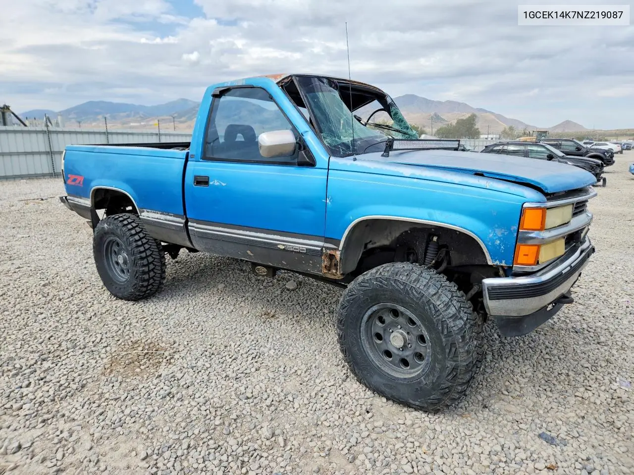 1992 Chevrolet Gmt-400 K1500 VIN: 1GCEK14K7NZ219087 Lot: 61400866