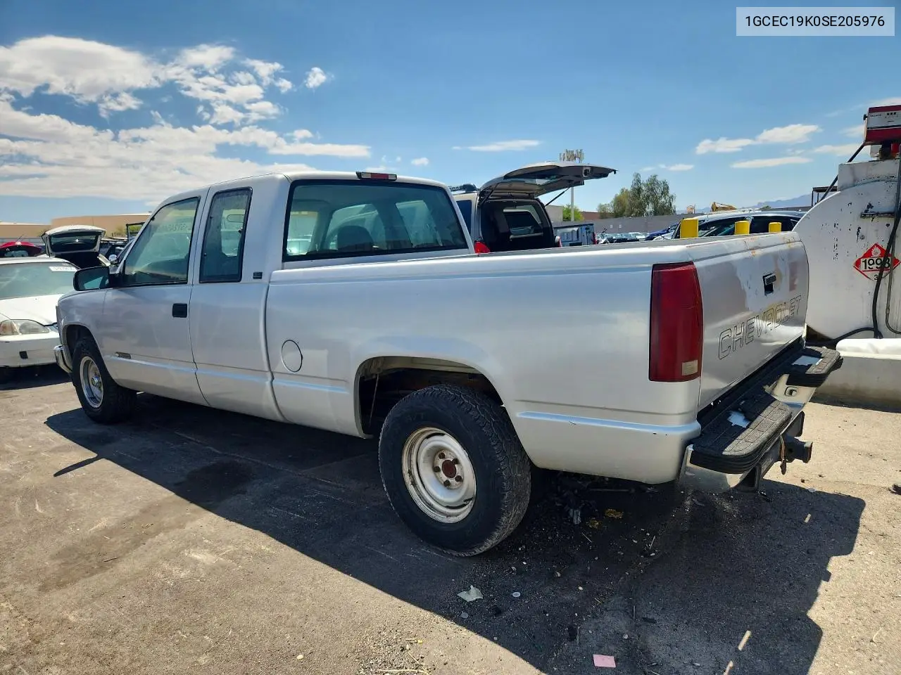 1995 Chevrolet Gmt-400 C1500 VIN: 1GCEC19K0SE205976 Lot: 57245406