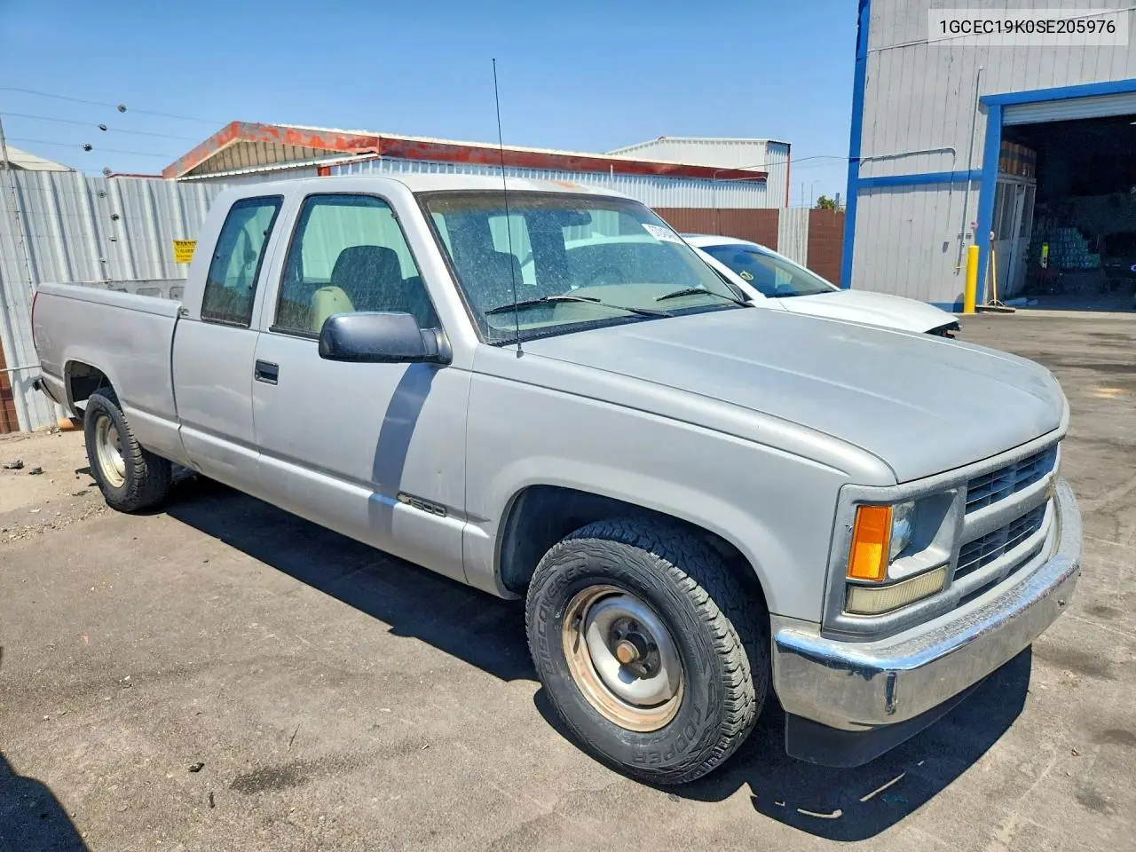 1995 Chevrolet Gmt-400 C1500 VIN: 1GCEC19K0SE205976 Lot: 57245406