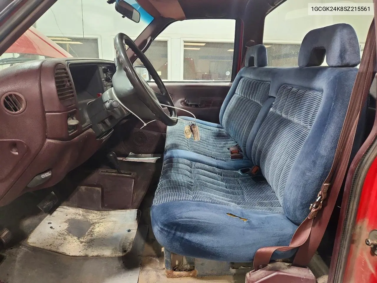 1995 Chevrolet Gmt-400 K2500 VIN: 1GCGK24K8SZ215561 Lot: 59120766