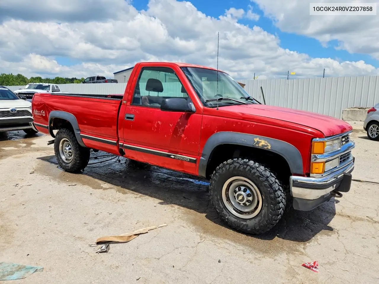 1997 Chevrolet Gmt-400 K2500 VIN: 1GCGK24R0VZ207858 Lot: 56324986
