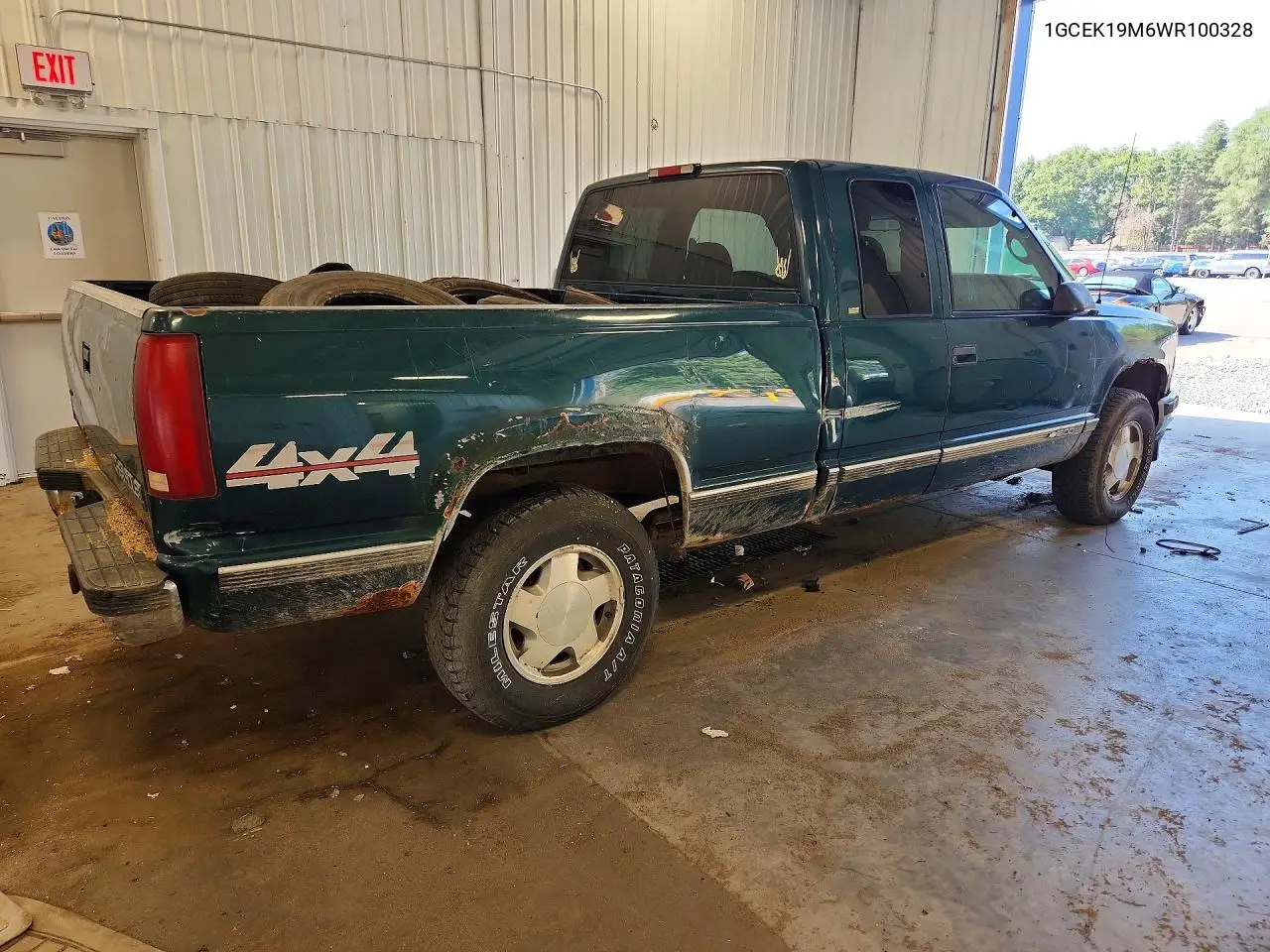 1998 Chevrolet Gmt-400 K1500 VIN: 1GCEK19M6WR100328 Lot: 61780546