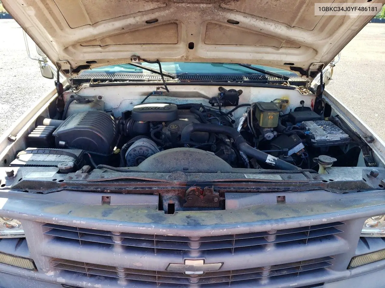 2000 Chevrolet Gmt-400 C3 - Box Truck VIN: 1GBKC34J0YF486181 Lot: 62484926